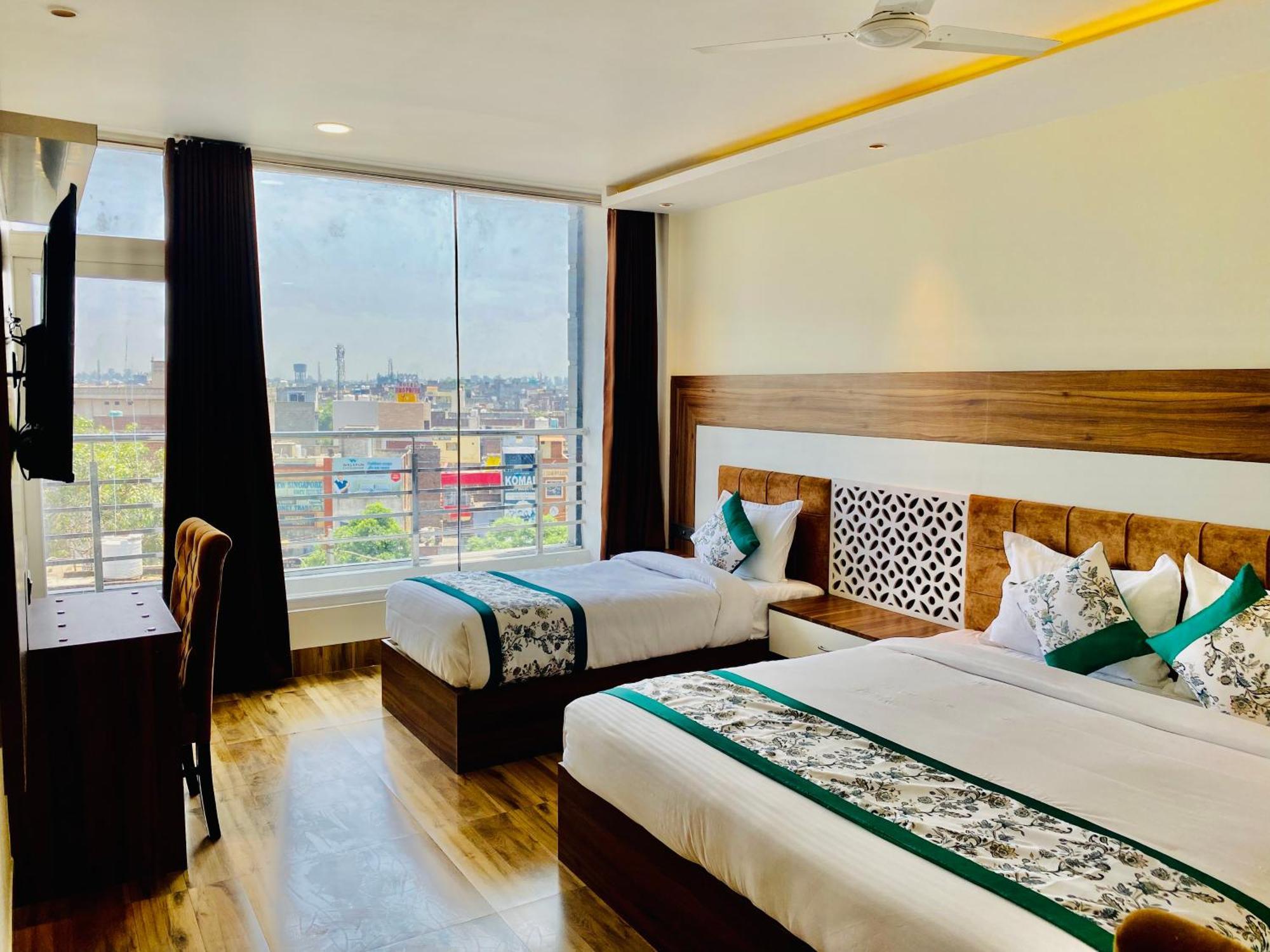 Hotel White House 350 Mtr From Golden Temple Amritsar Exterior foto