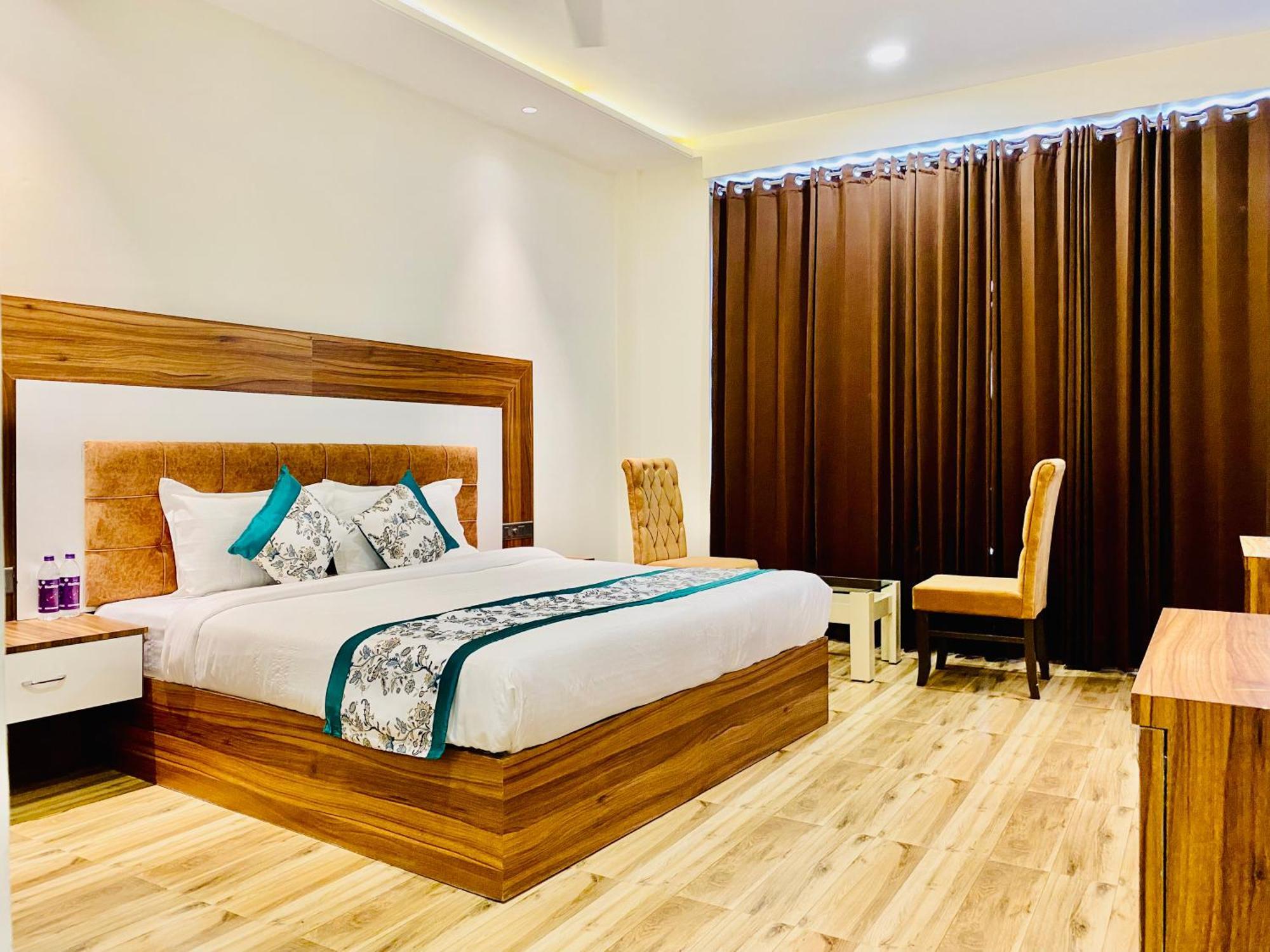 Hotel White House 350 Mtr From Golden Temple Amritsar Exterior foto