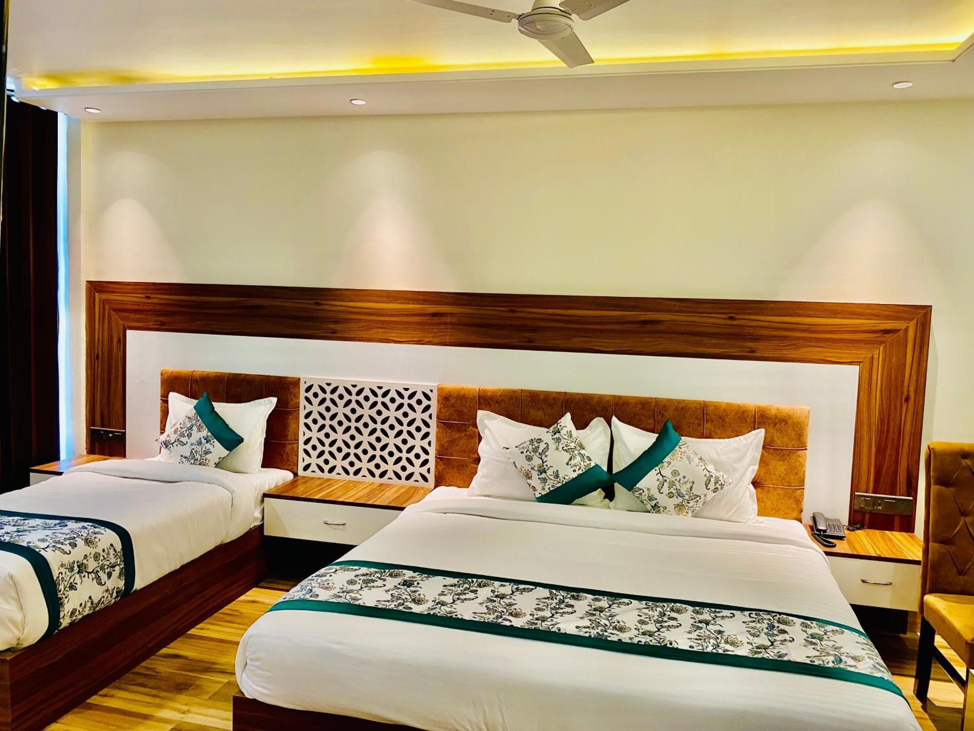 Hotel White House 350 Mtr From Golden Temple Amritsar Exterior foto