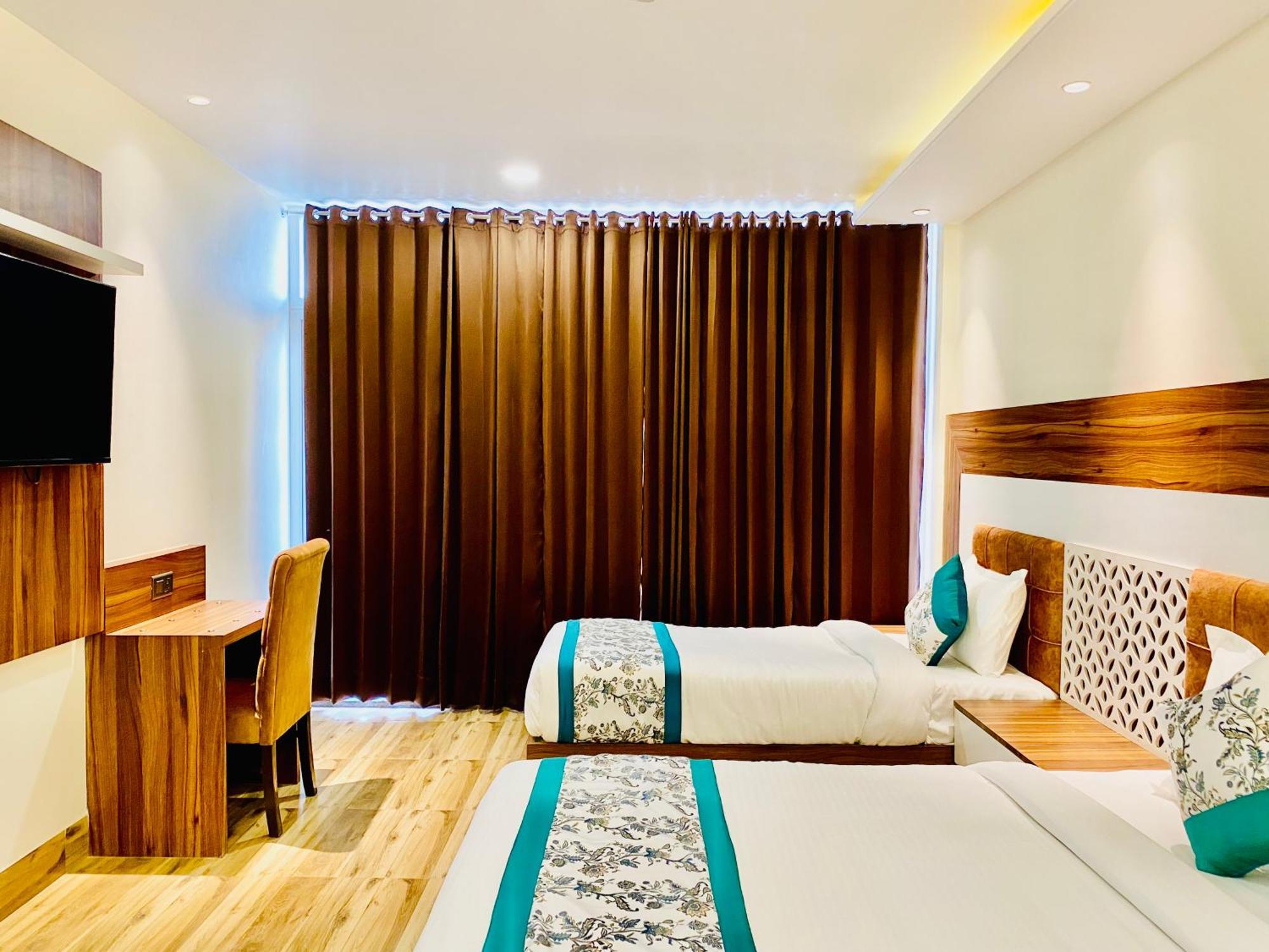 Hotel White House 350 Mtr From Golden Temple Amritsar Exterior foto